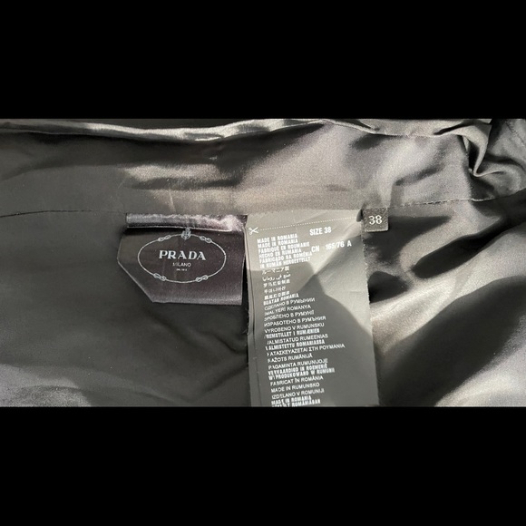 🌷Sale🌷Authentic Prada Silk Jacket - Picture 5 of 10